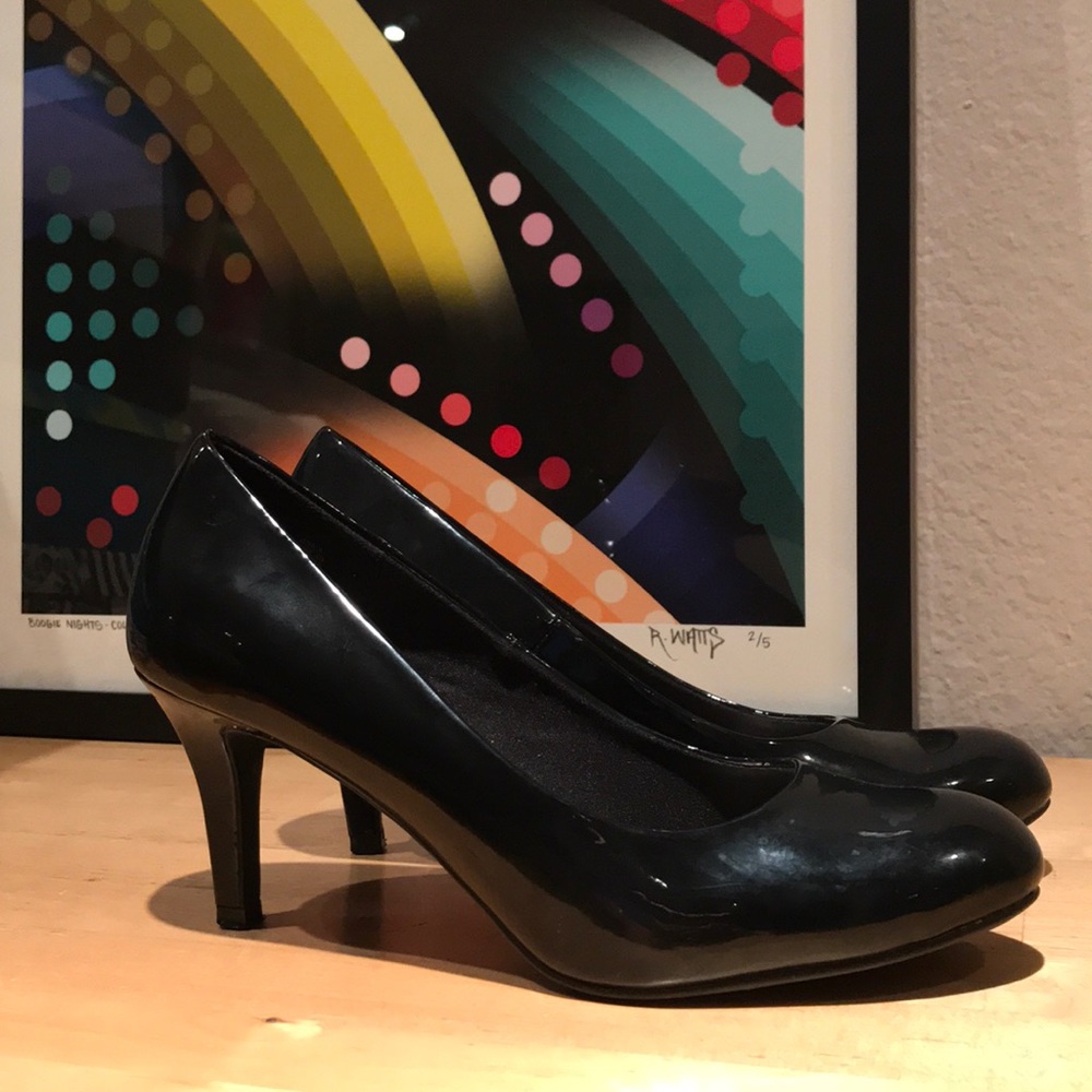🖤 Black Patent Leather Pumps 🖤